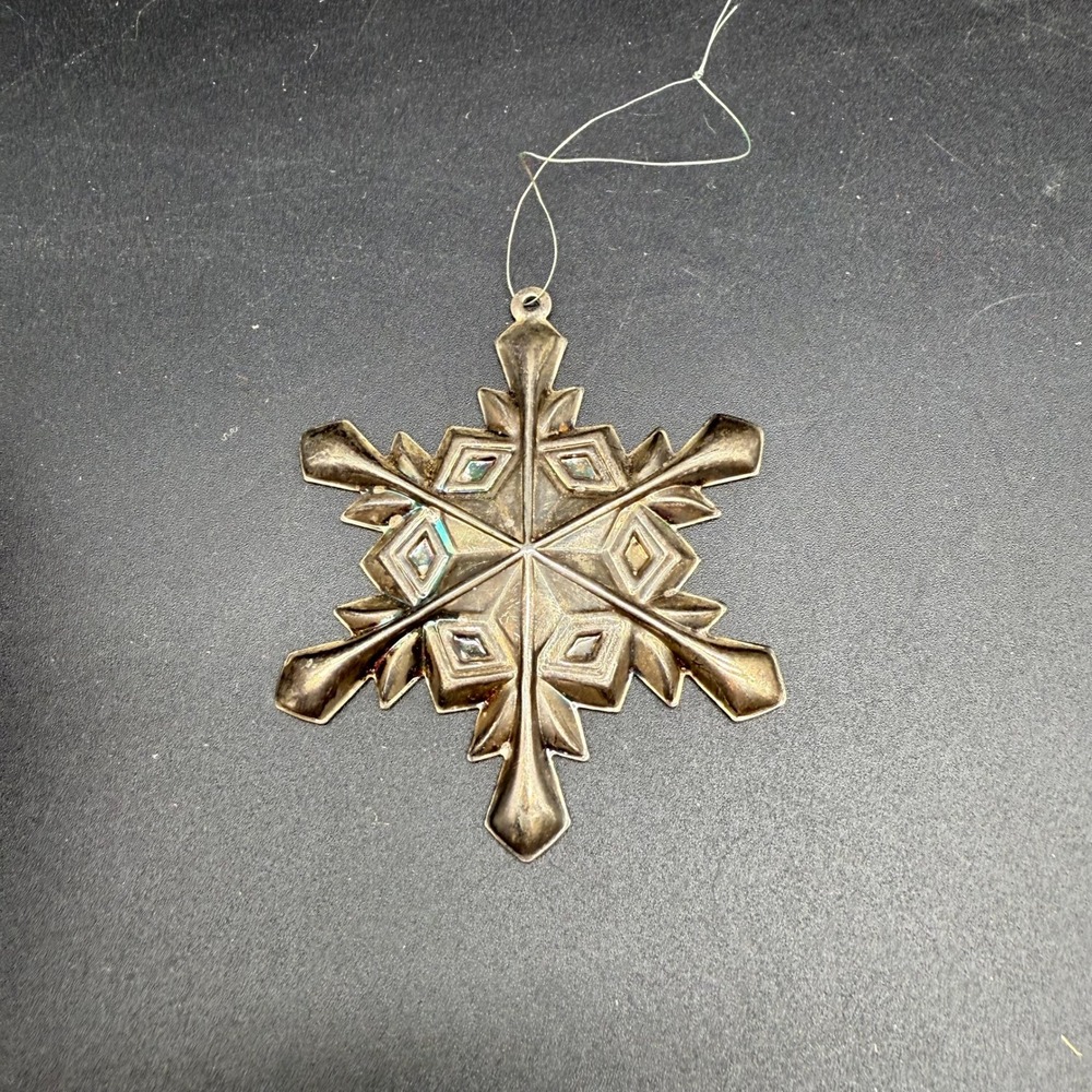 2000 Silver Plated Snowflake Christmas Ornament Happy‎ Holidays Engraved Vintage